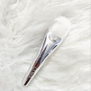 Brand new La Mer travel makeup brush